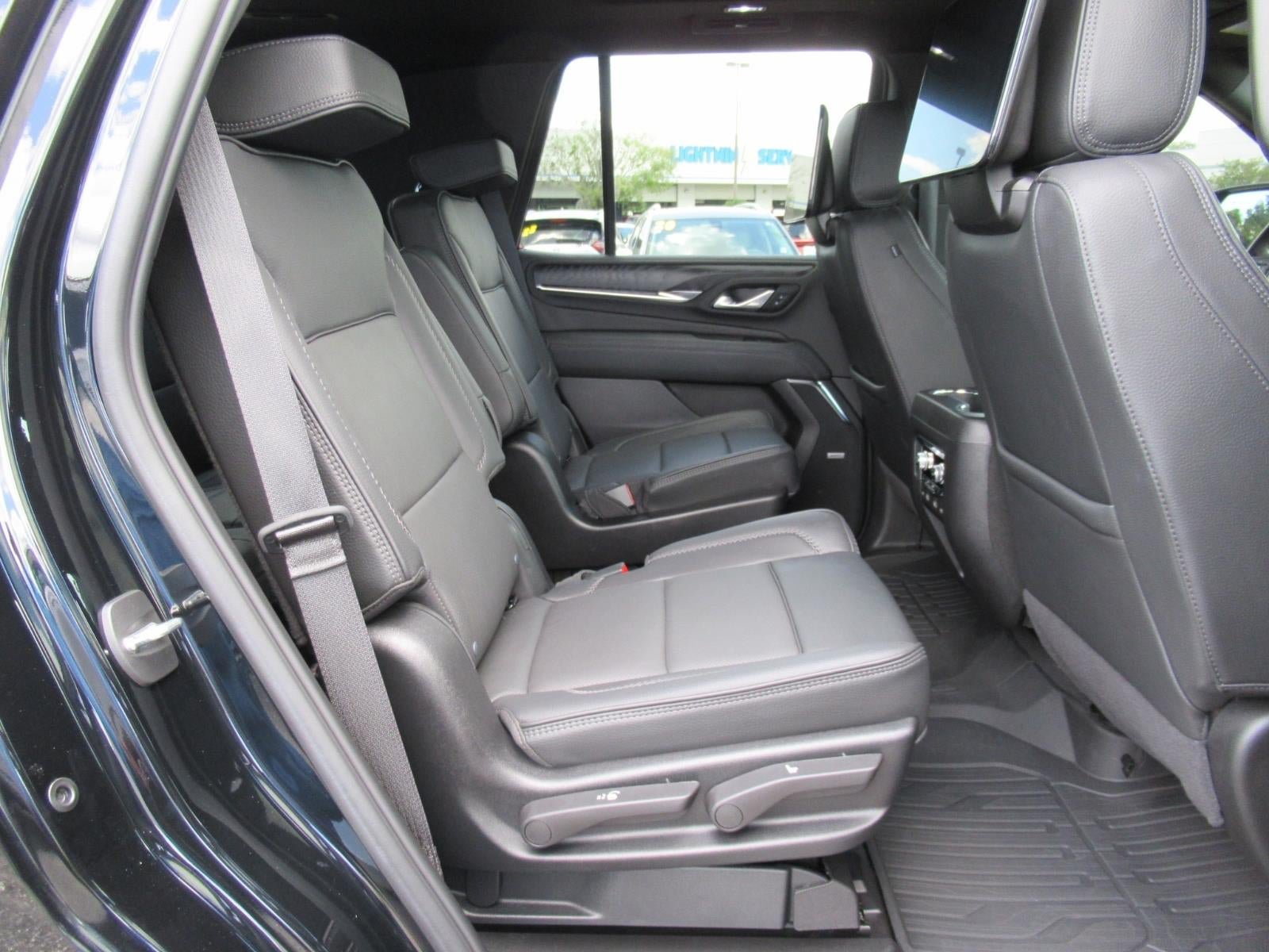 Used 2024 GMC Yukon Denali w/ Denali Reserve Package AWD/4WD image 39