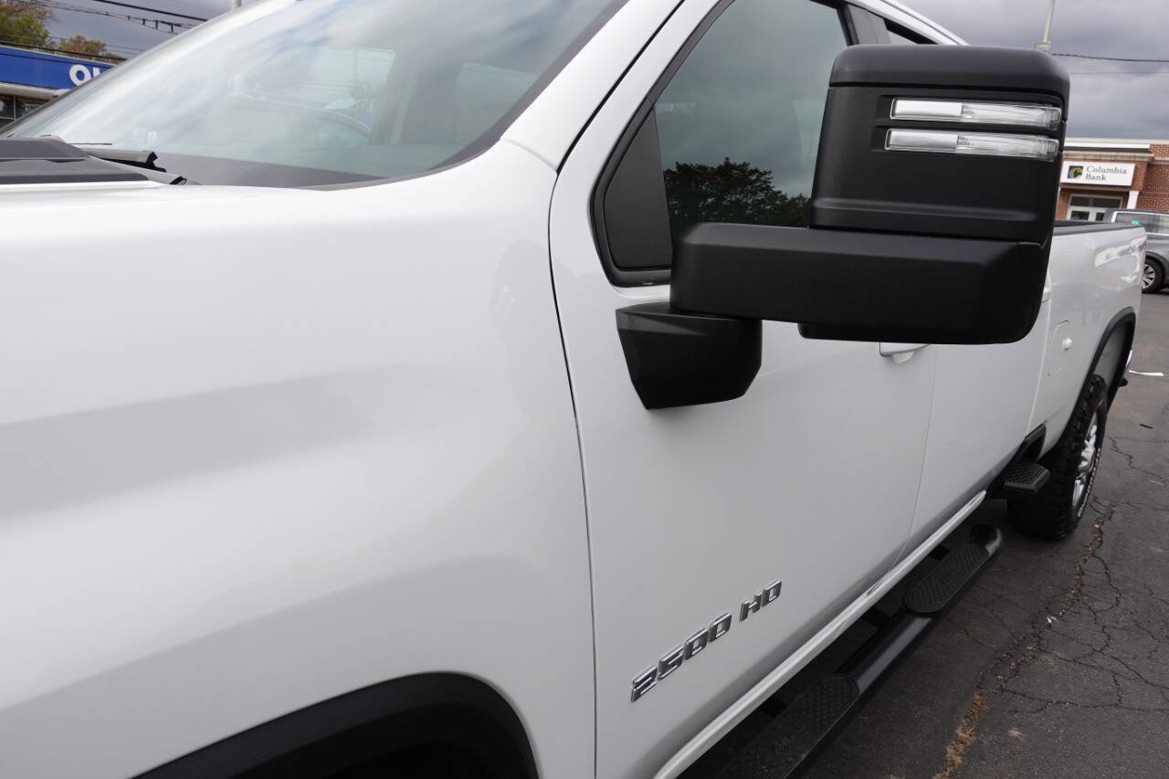 Used 2023 Chevrolet Silverado 2500 LT w/ Snow Plow Prep/Camper Package image 7