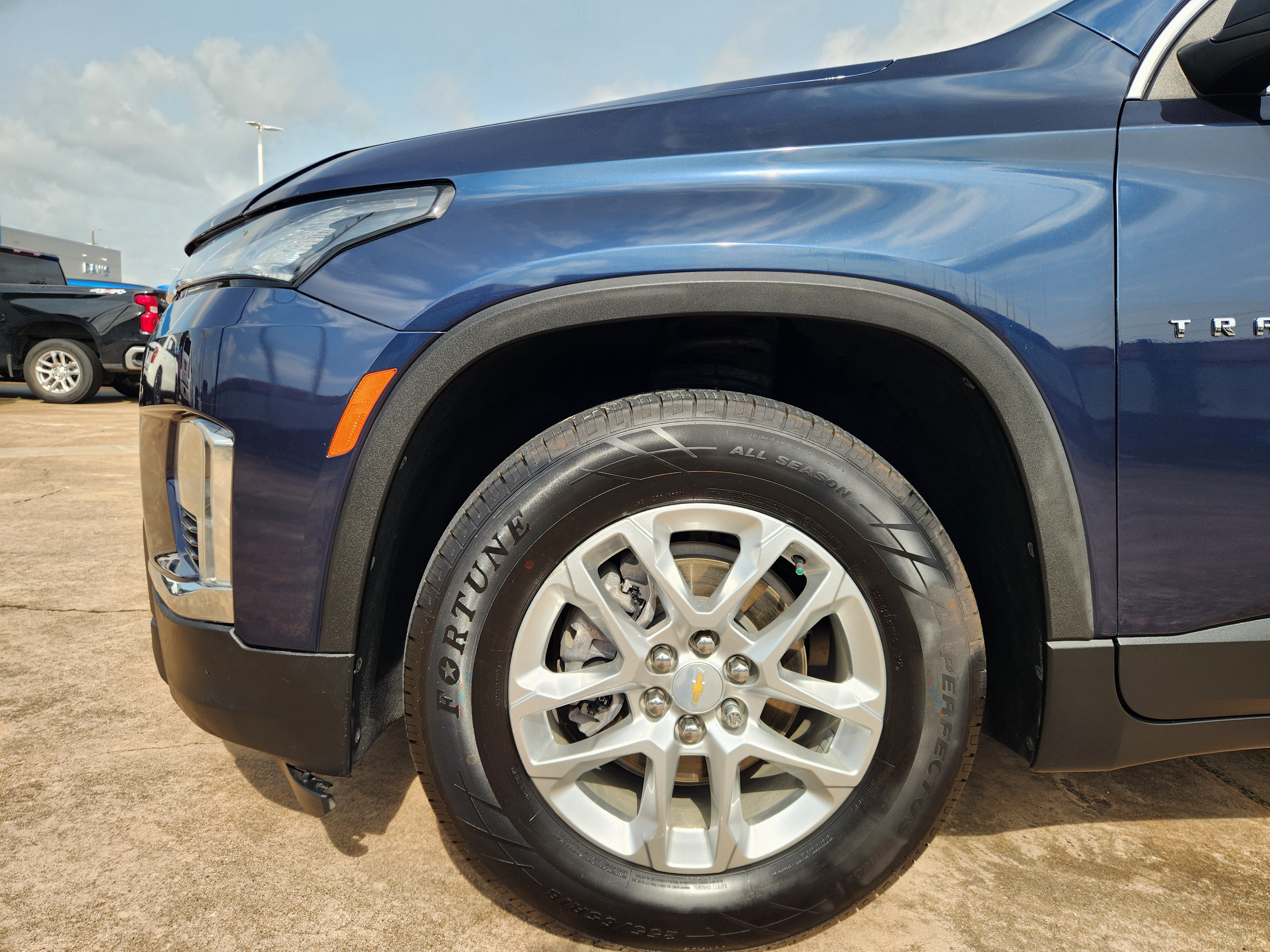 Certified 2023 Chevrolet Traverse LS FWD image 9