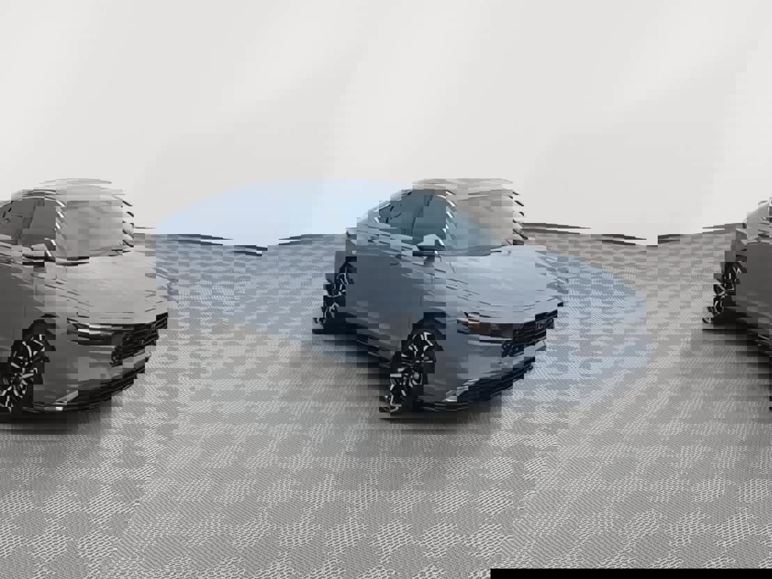 Used 2025 Honda Accord Touring image 2