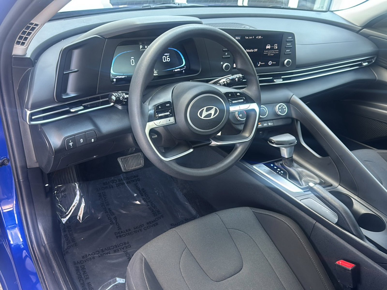 Used 2025 Hyundai Elantra SE FWD image 10