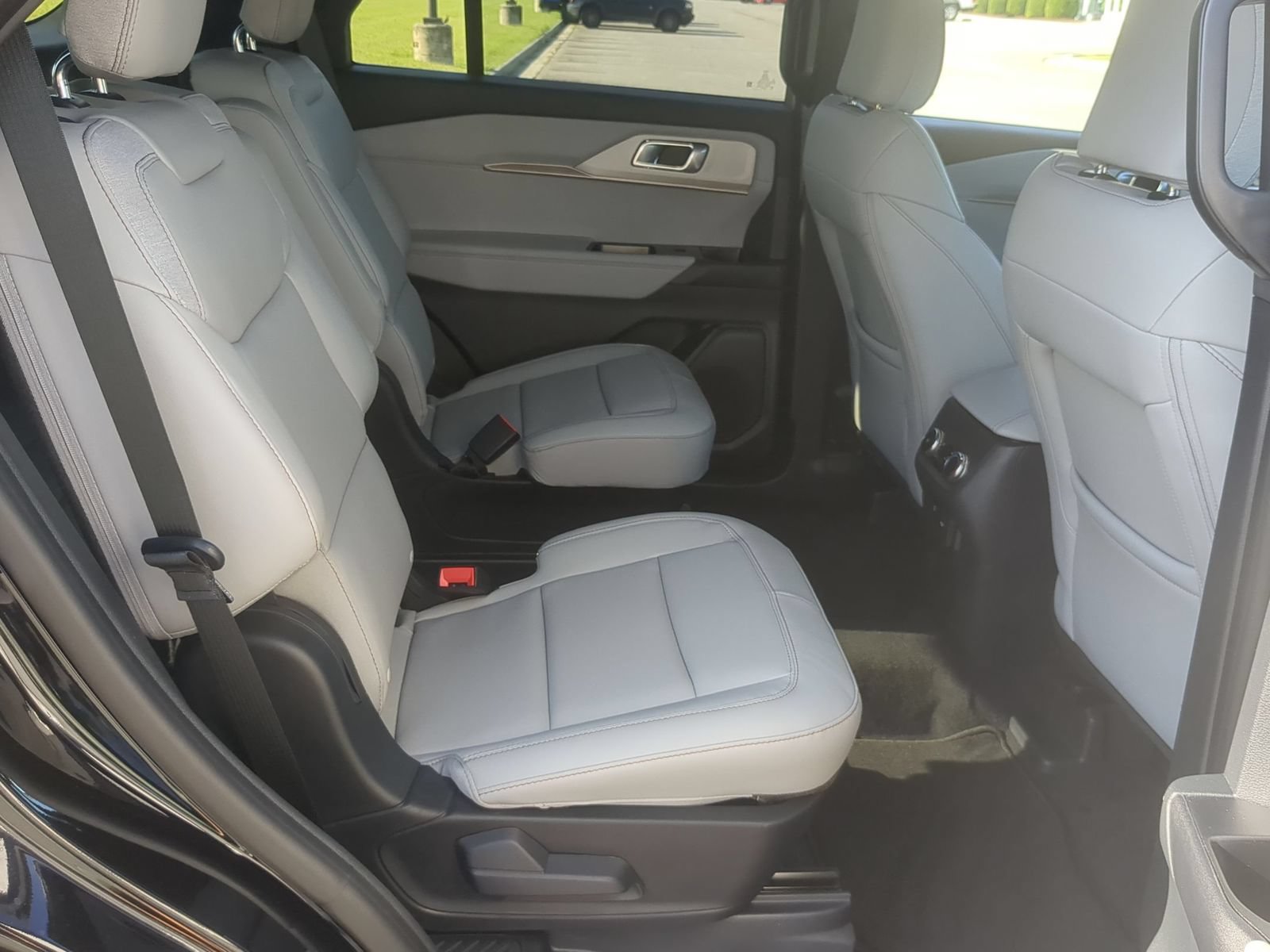 New 2027 Ford Explorer Active AWD/4WD image 36