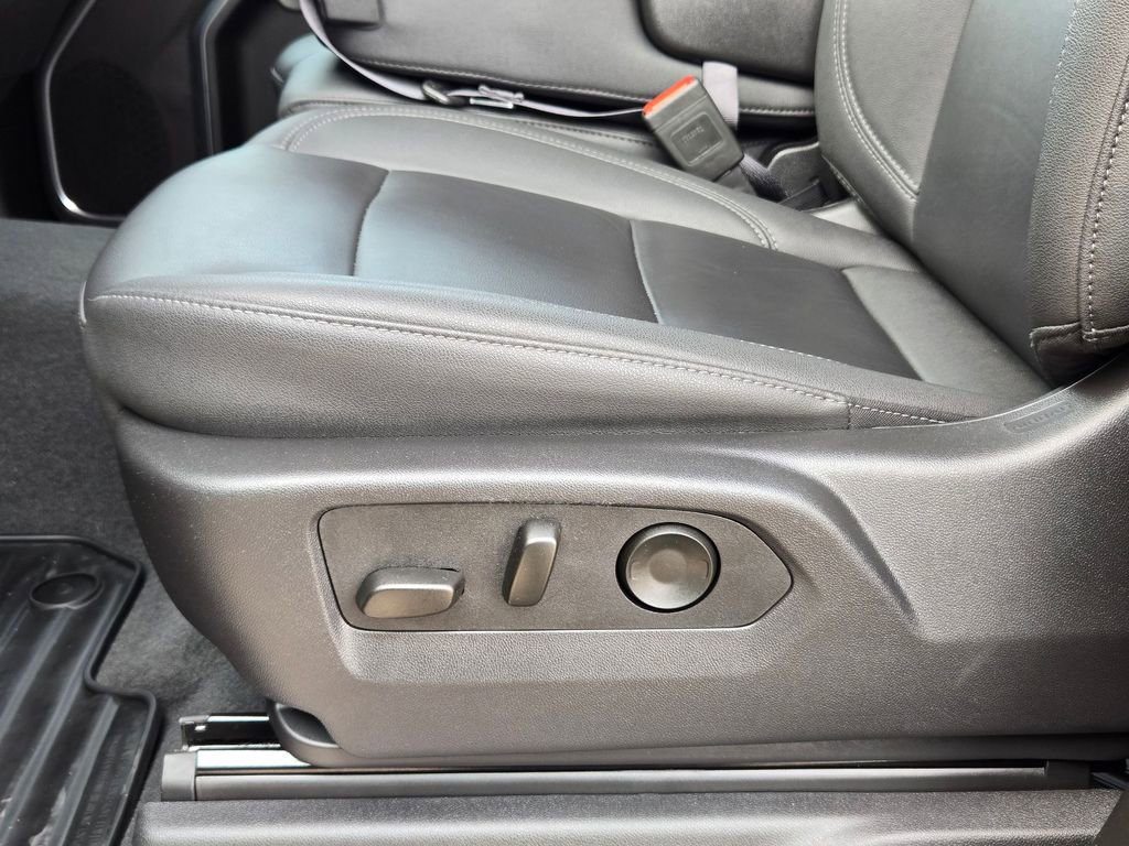 Used 2025 Chevrolet Silverado 2500 LT w/ Texas Edition image 13