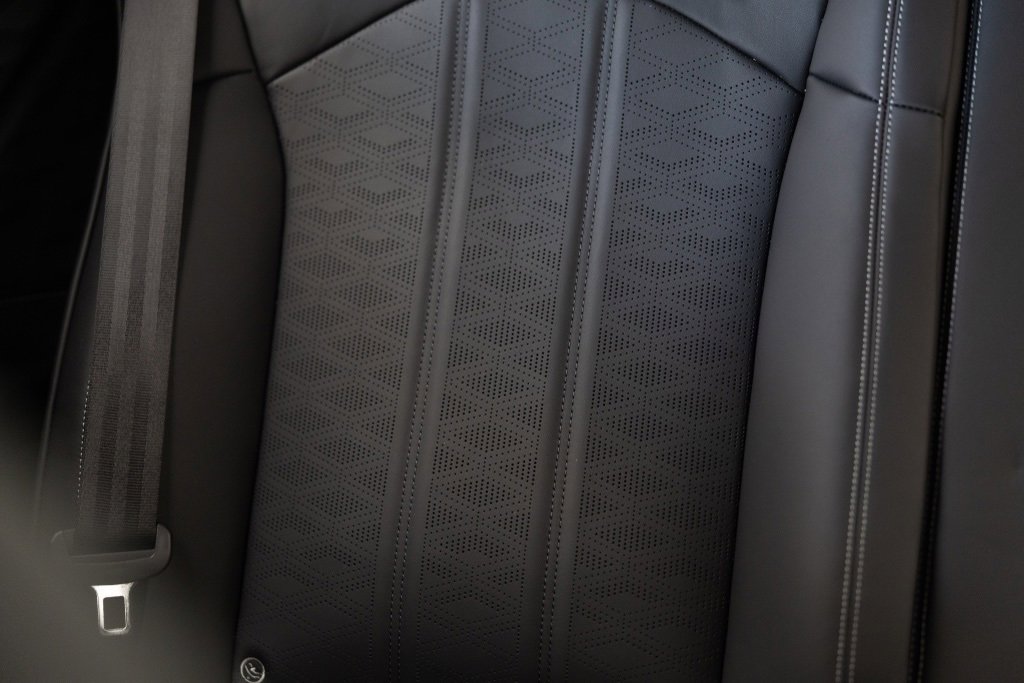 New 2025 Bentley Flying Spur Plug-In Hybrid image 7