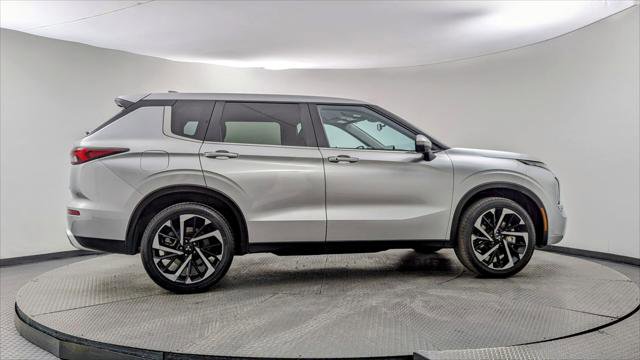 Used 2024 Mitsubishi Outlander SE image 9