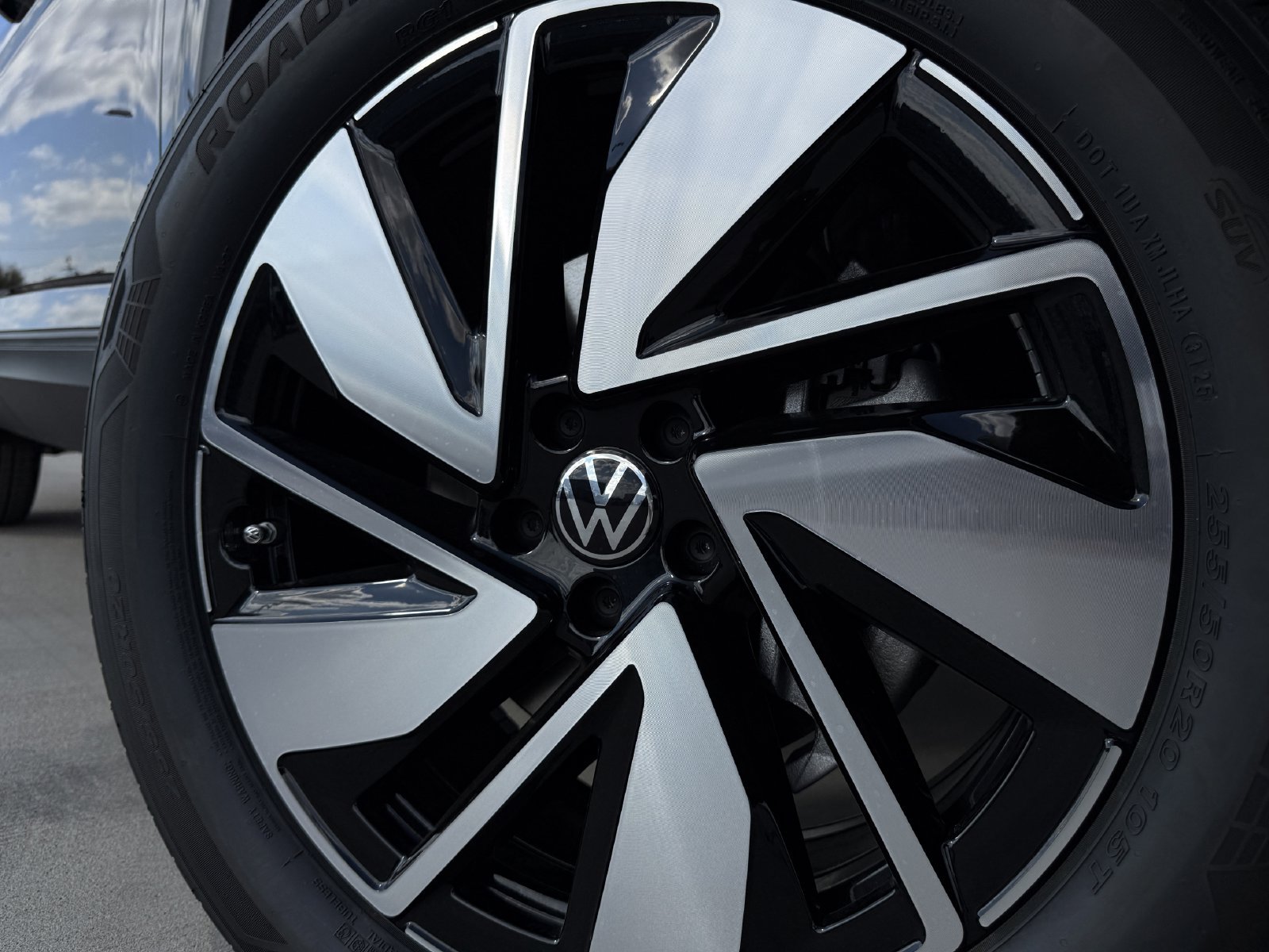 New 2026 Volkswagen Atlas SE FWD image 10