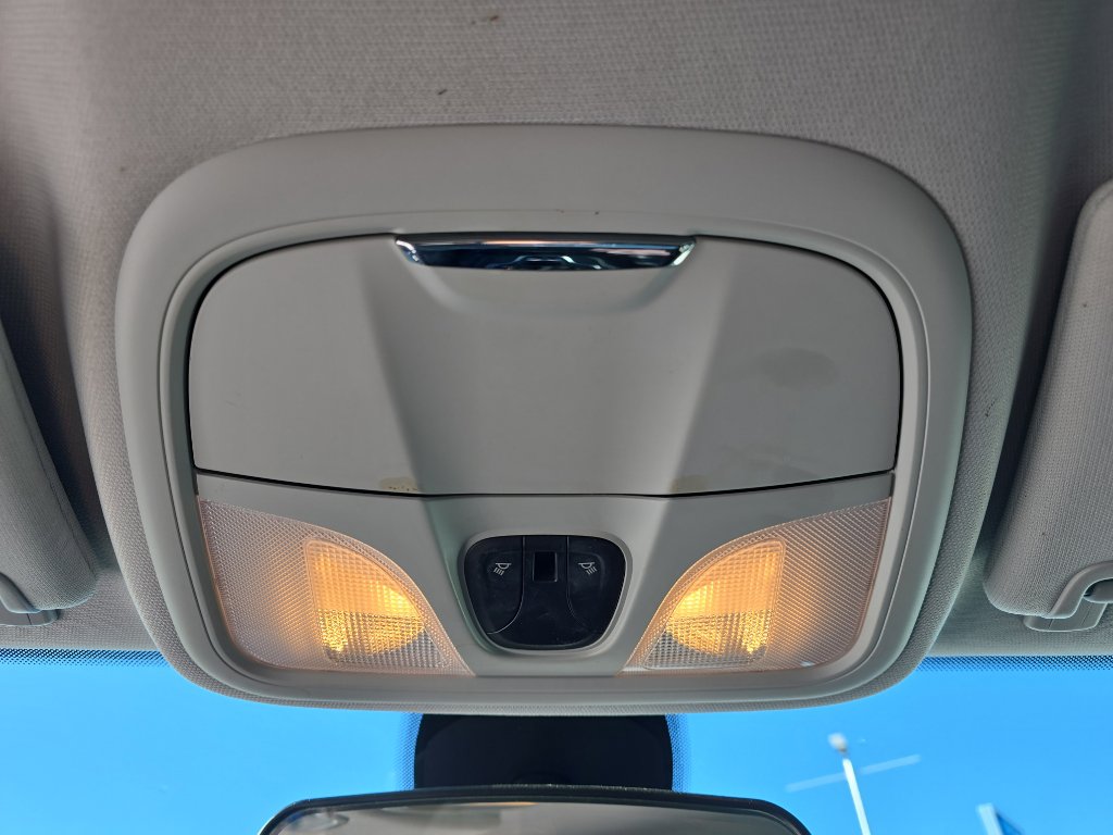 Used 2020 Jeep Cherokee Latitude Plus w/ Cold Weather Group image 17