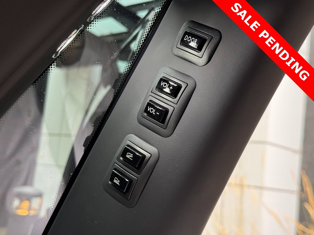 Used 2023 Rolls-Royce Phantom Sedan image 31