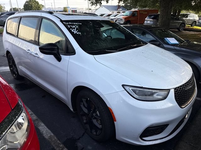 Used 2025 Chrysler Pacifica Limited