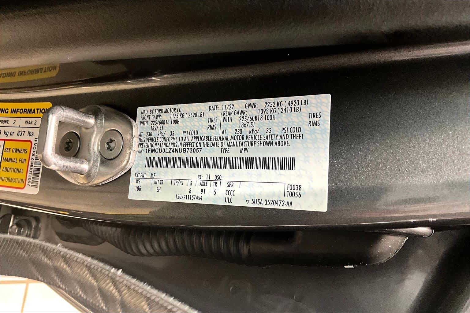 Used 2022 Ford Escape Titanium FWD image 32