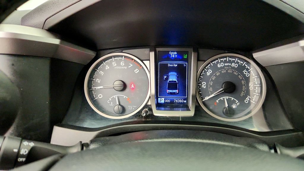 Used 2019 Toyota Tacoma SR5 AWD/4WD image 14