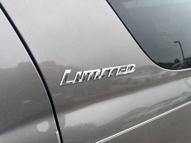 Used 2004 Toyota Sequoia Limited RWD image 8