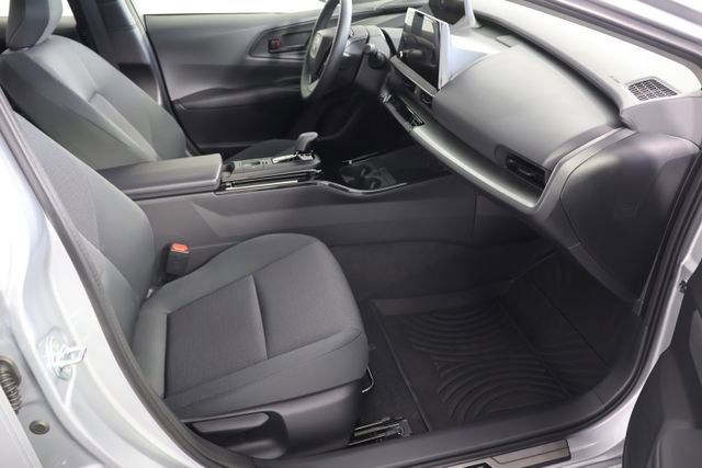 Used 2026 Toyota Prius LE AWD/4WD image 22