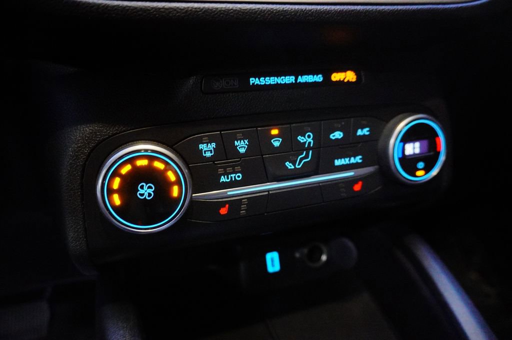 Used 2020 Ford Escape SE image 18