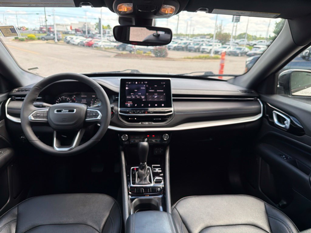 Used 2026 Jeep Compass Limited AWD/4WD image 28