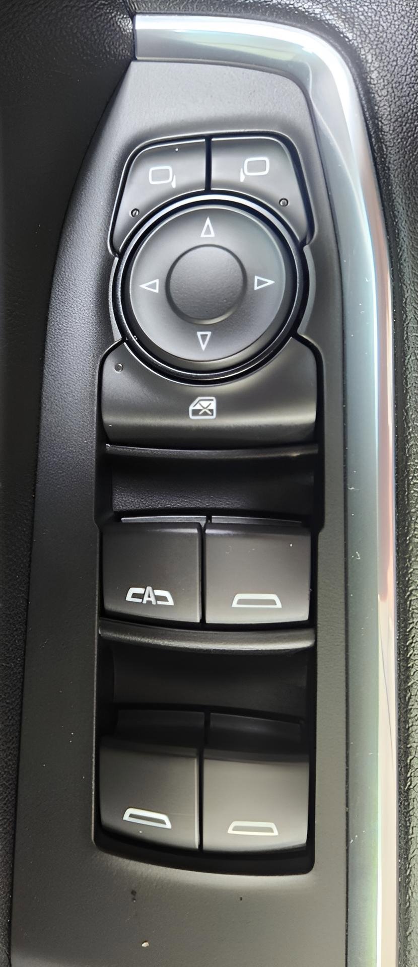 Used 2024 Chevrolet Silverado 1500 LT image 16