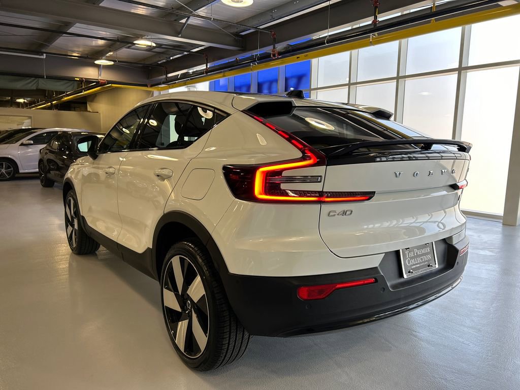 Certified 2023 Volvo C40 P8 Recharge Ultimate image 4