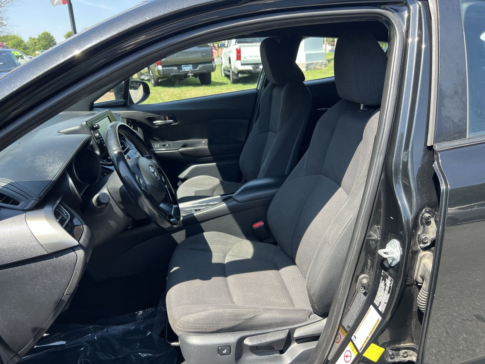 Used 2018 Toyota C-HR XLE FWD image 13