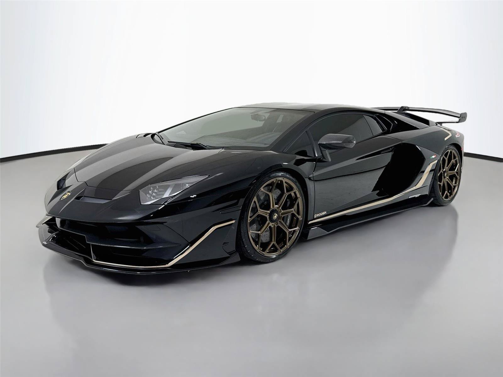 Used 2020 Lamborghini Aventador SVJ AWD/4WD image 10