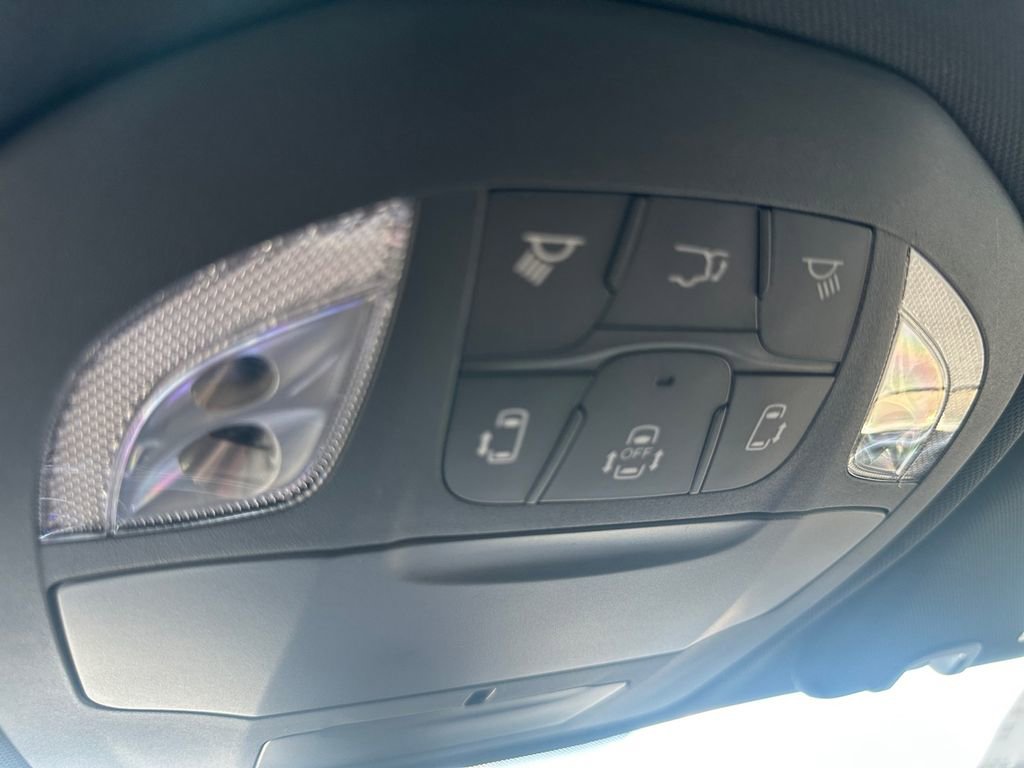 New 2026 Chrysler Pacifica Select image 21