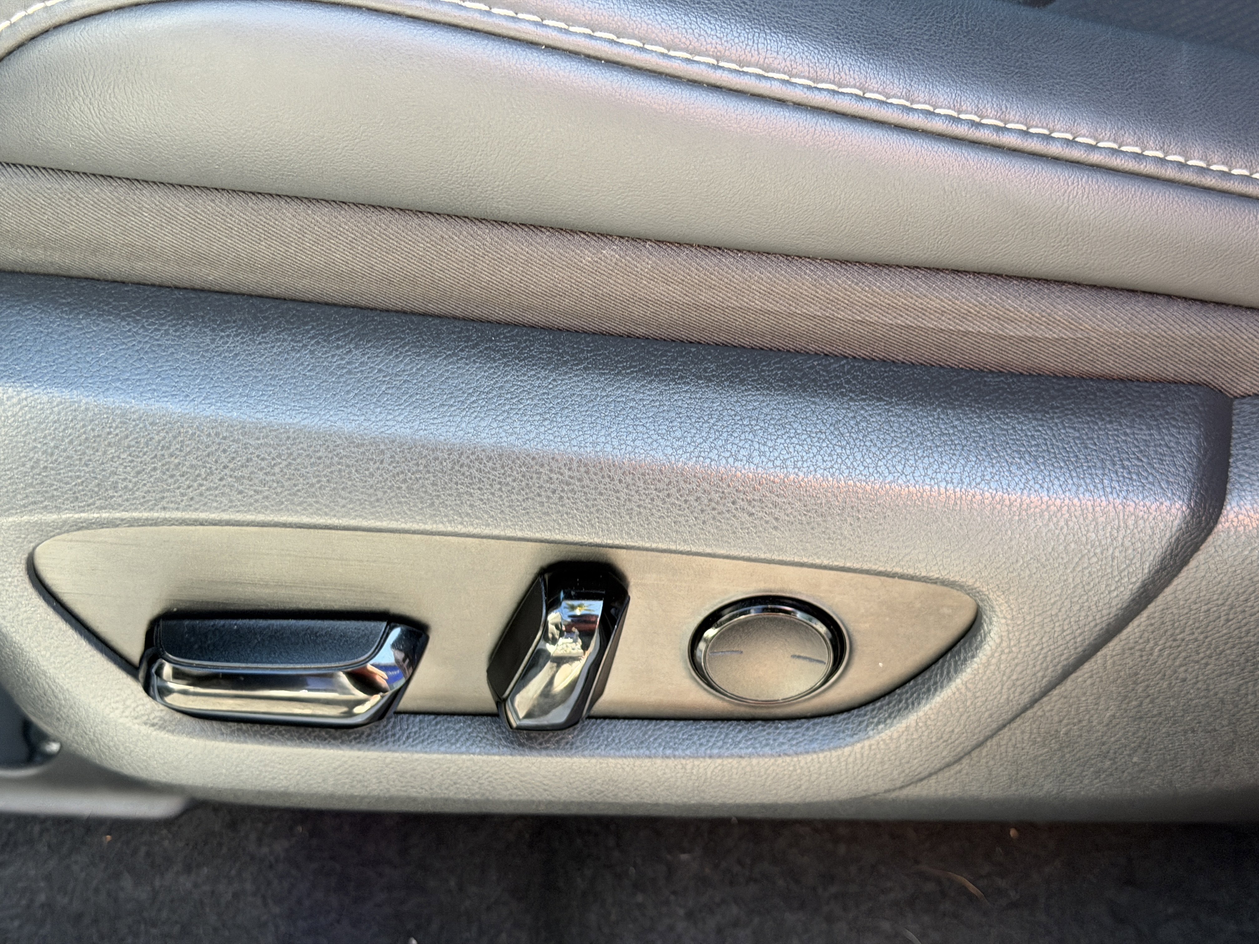 Used 2025 Lexus NX 450h+ F Sport image 19