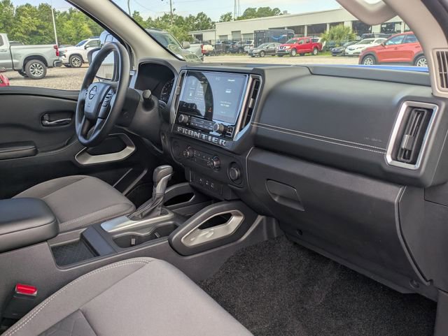 Used 2025 Nissan Frontier SV RWD image 28