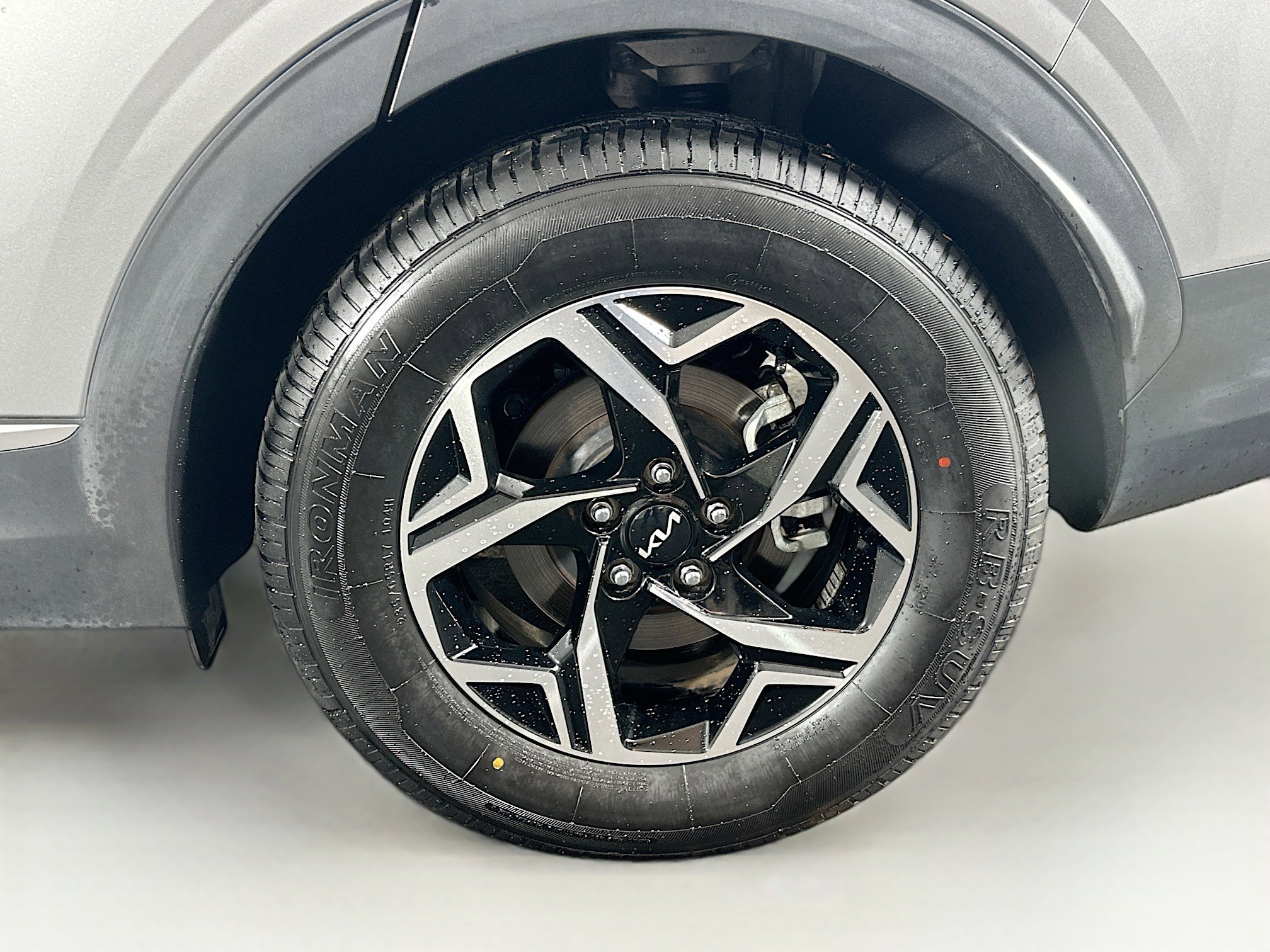 Used 2024 Kia Sportage LX image 11