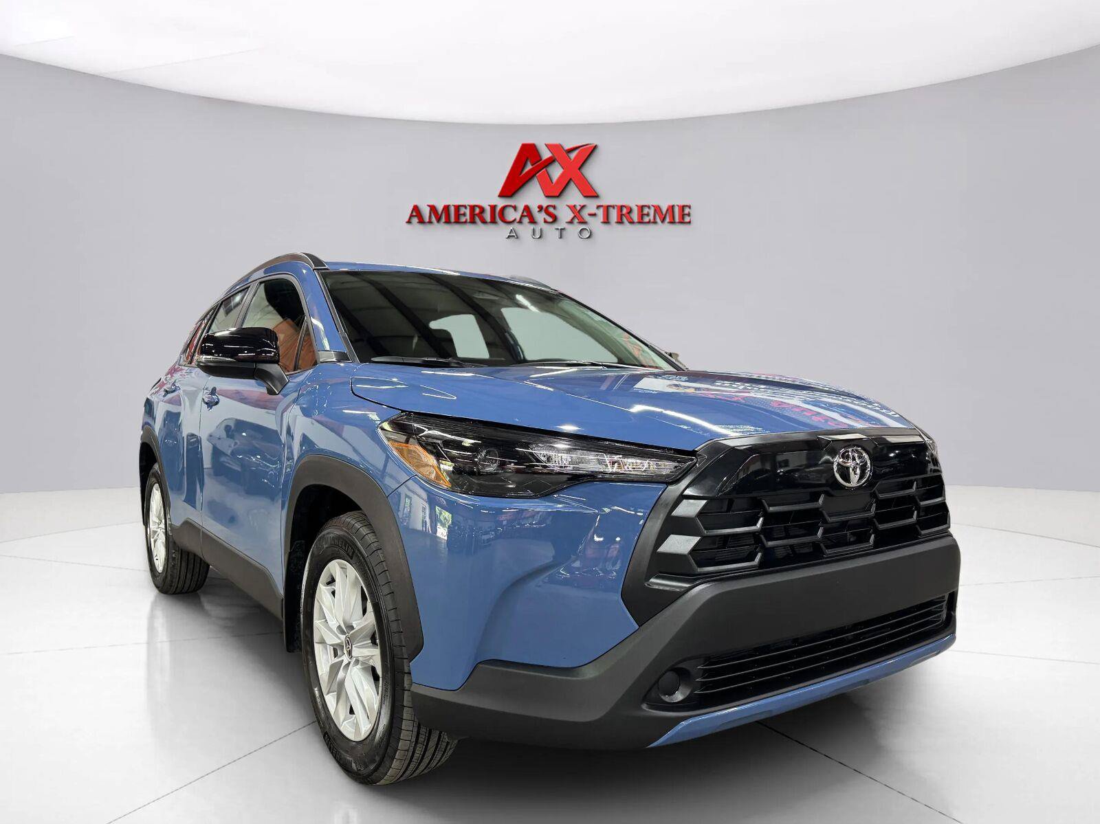 Used 2026 Toyota Corolla Cross LE AWD/4WD image 9