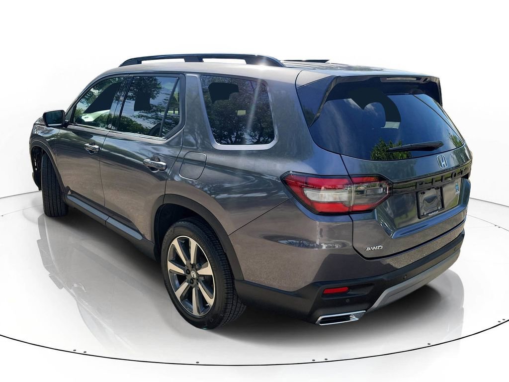 Used 2023 Honda Pilot Elite image 3