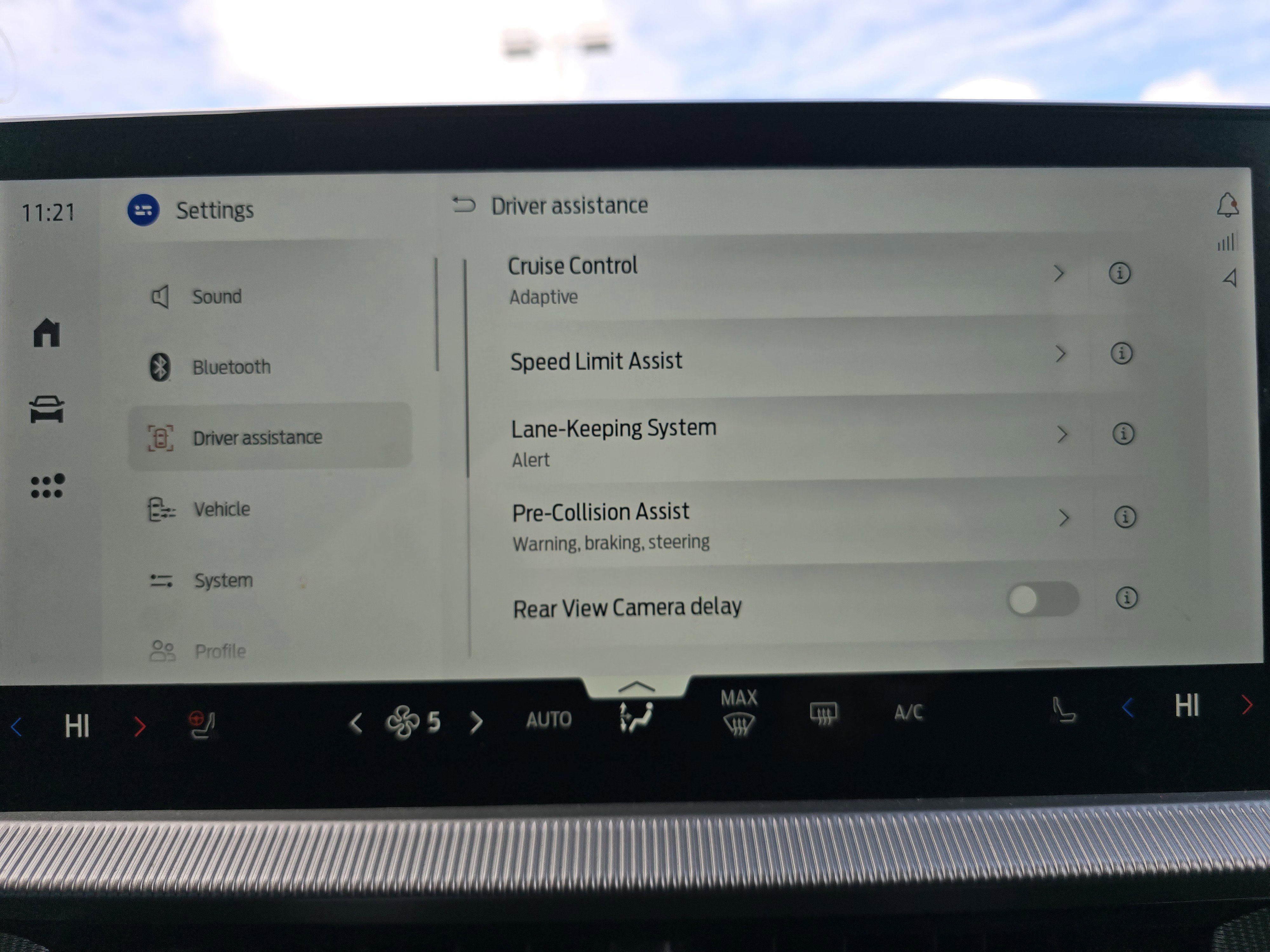 Used 2025 Ford Explorer ST-Line w/ ST-Line Street Pack image 30