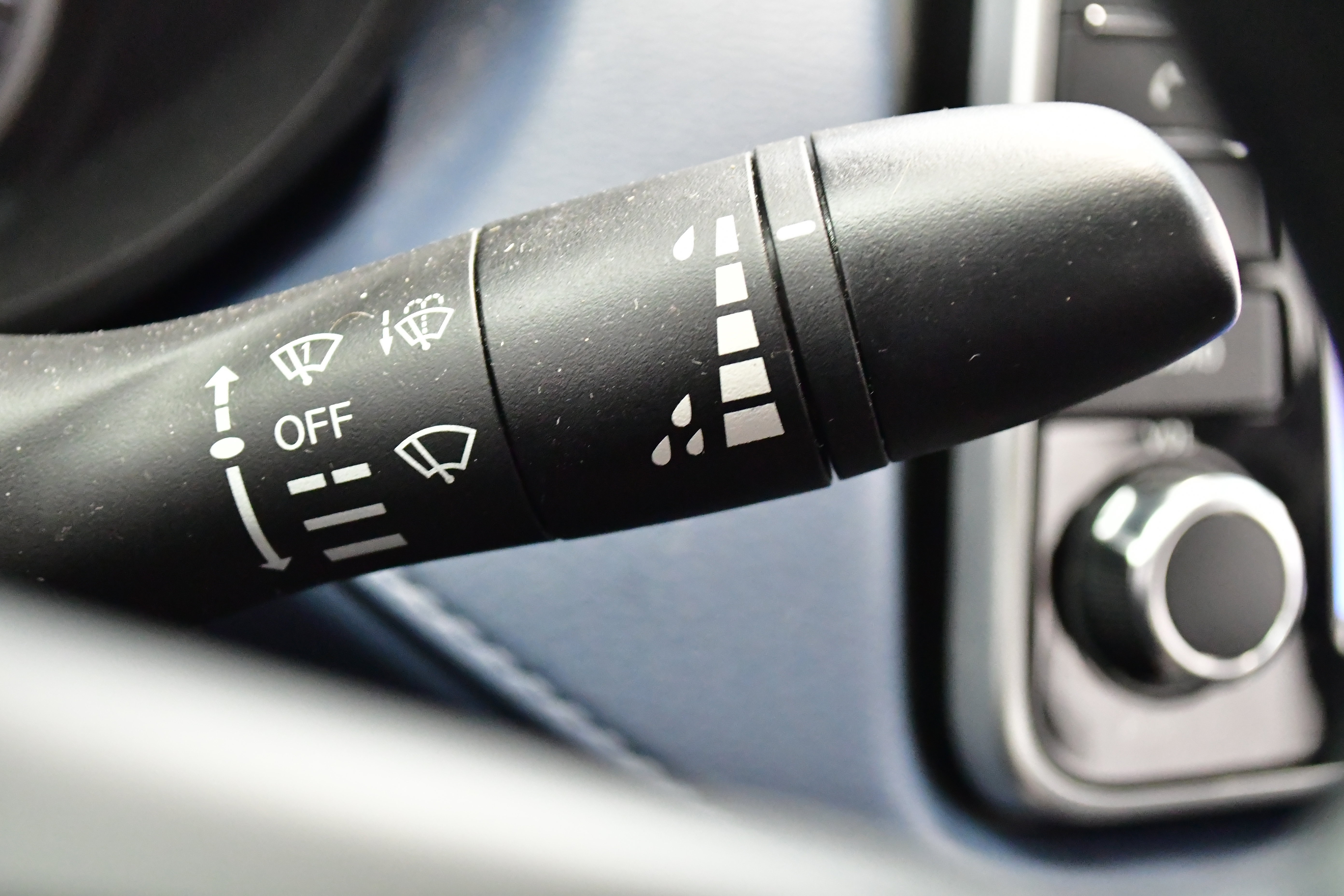 Used 2025 Nissan Versa SV FWD image 20