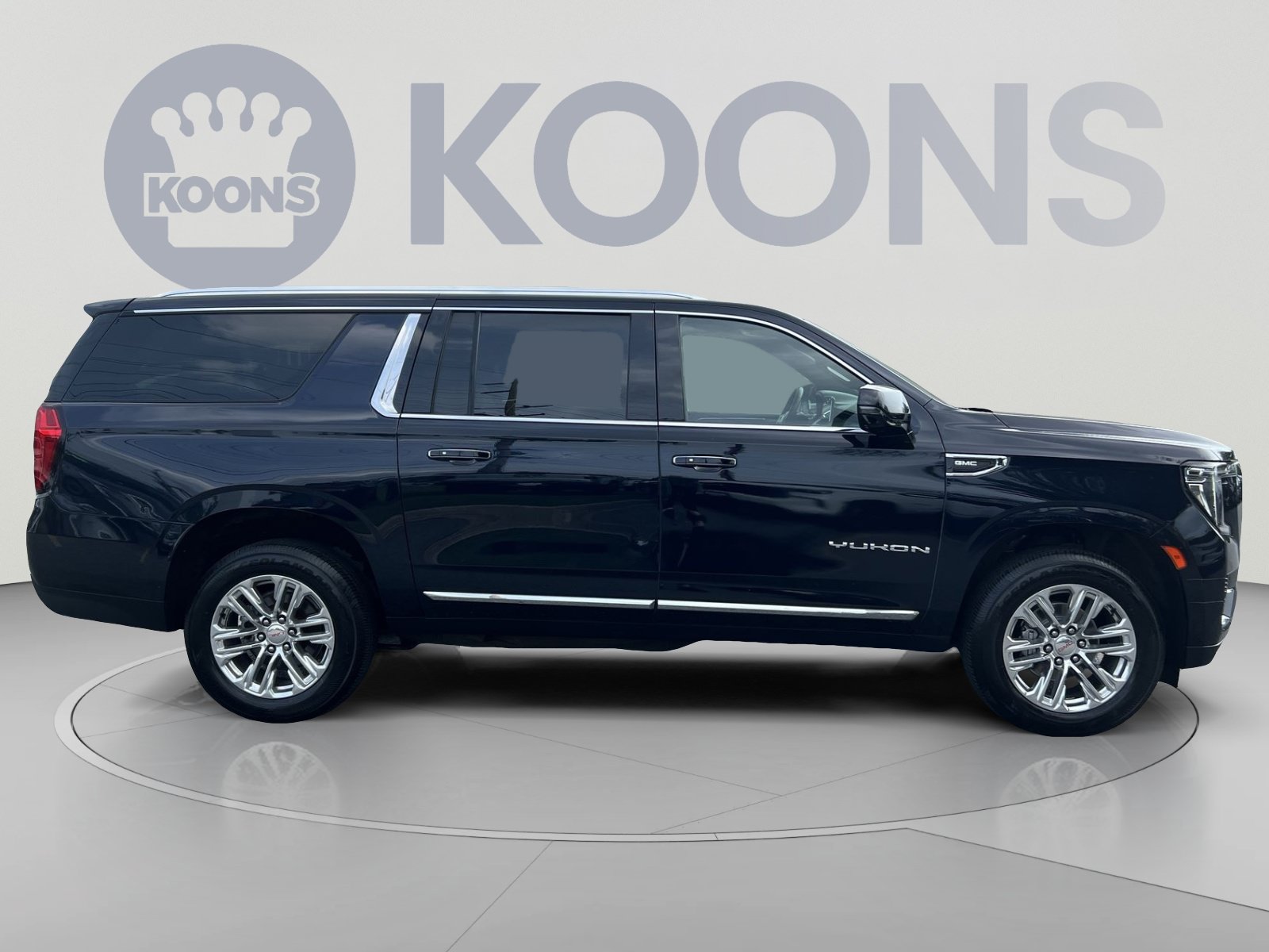 Used 2024 GMC Yukon XL SLT w/ SLT Luxury Package AWD/4WD image 8