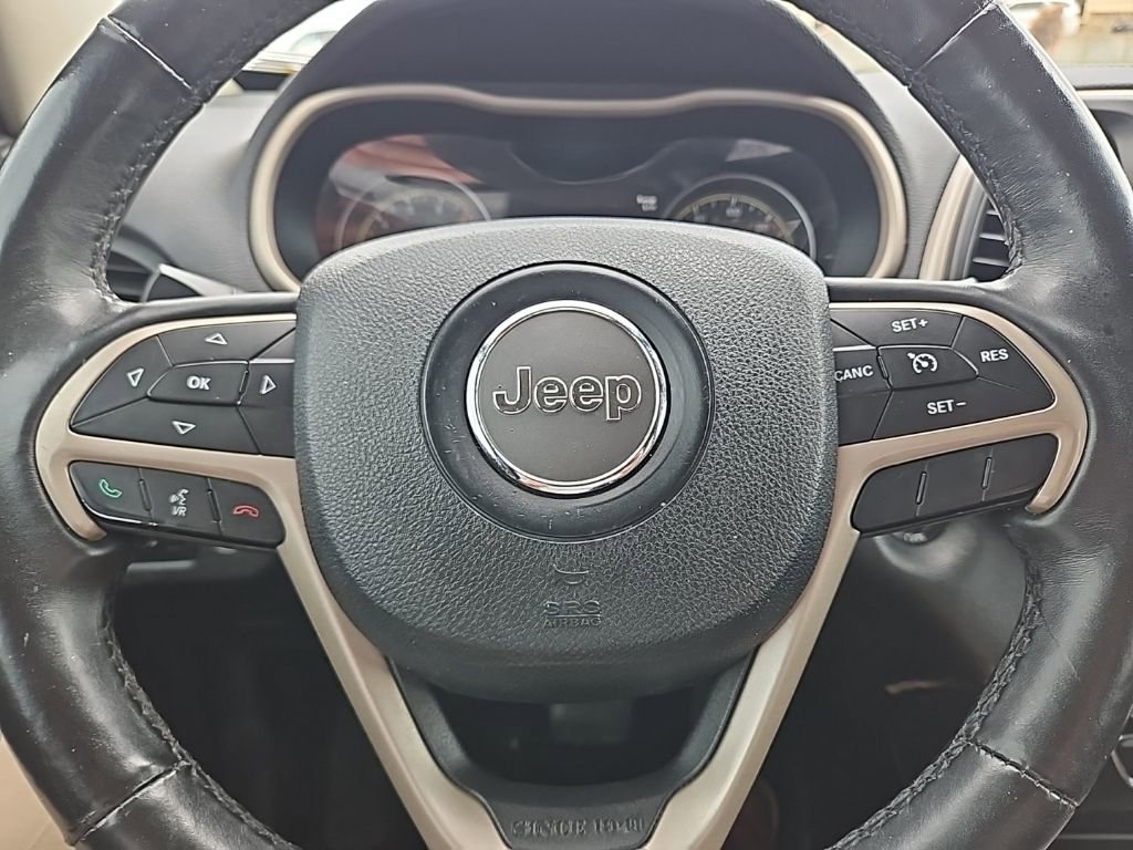 Used 2016 Jeep Cherokee High Altitude w/ Luxury Group image 27