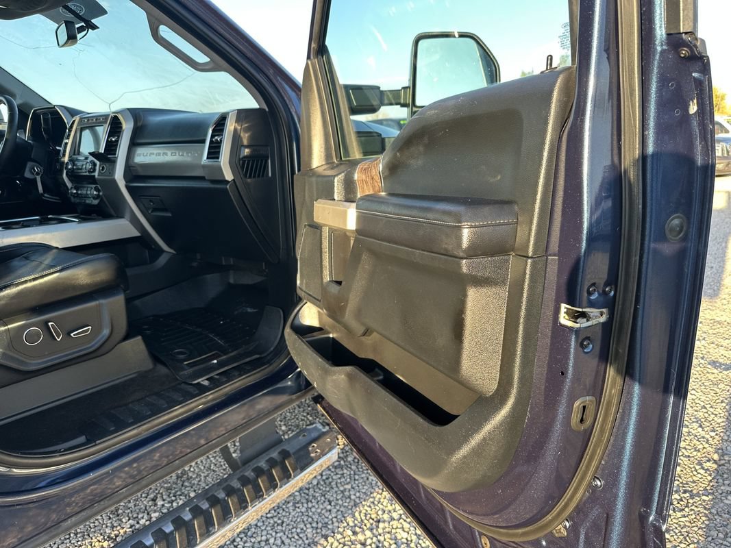 Used 2018 Ford F250 Lariat w/ Lariat Value Package AWD/4WD image 12