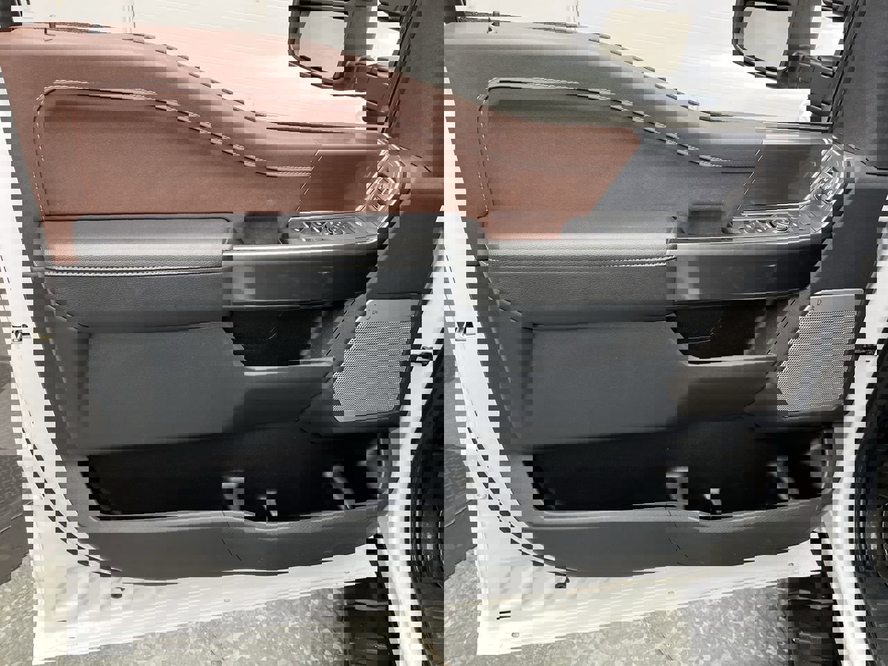 Used 2023 Ford F150 Lariat w/ Equipment Group 502A High image 10