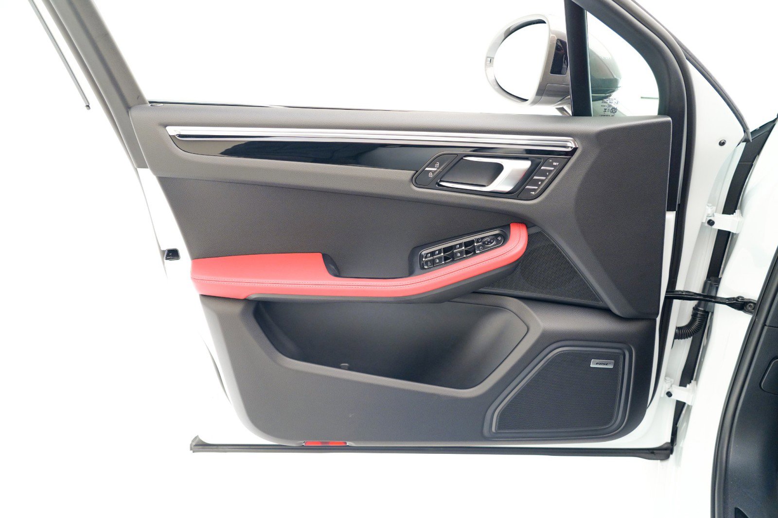 New 2026 Porsche Macan image 23