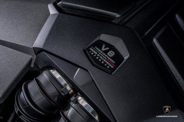 Used 2025 Lamborghini Urus SE image 10