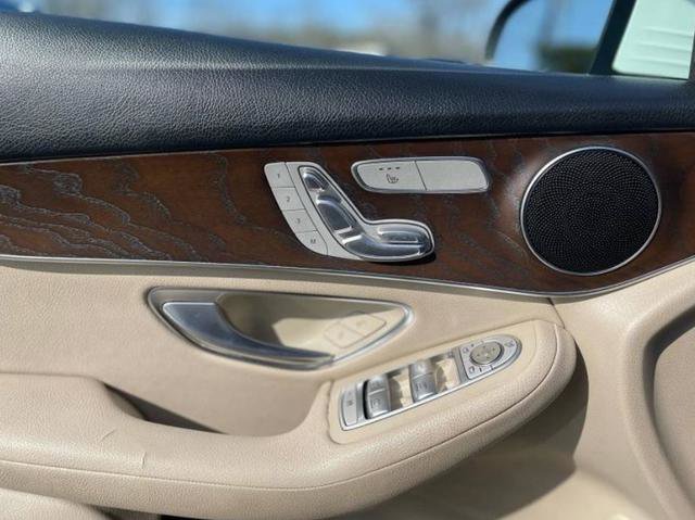 Used 2019 Mercedes-Benz GLC 300 GLC 300 w/ Premium Package image 31