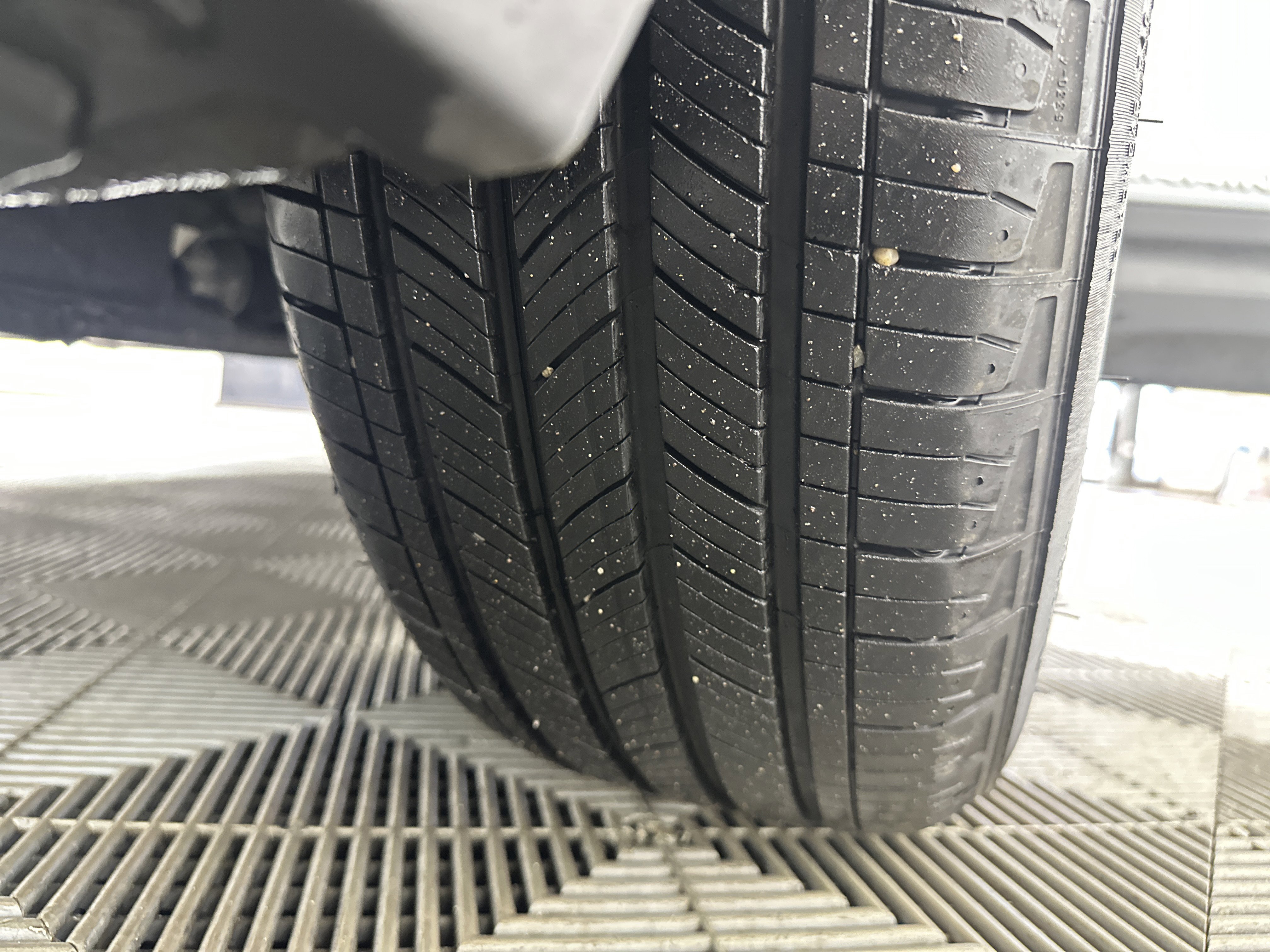 Used 2023 GMC Terrain SLE image 12