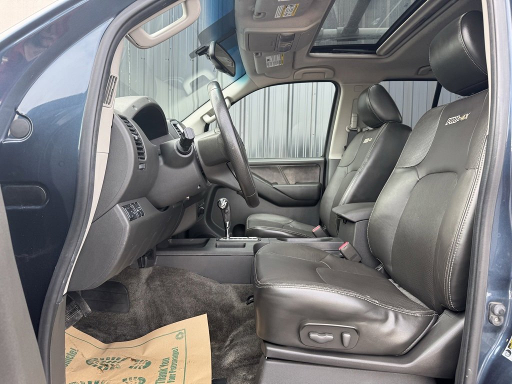 Used 2013 Nissan Frontier PRO-4X image 9