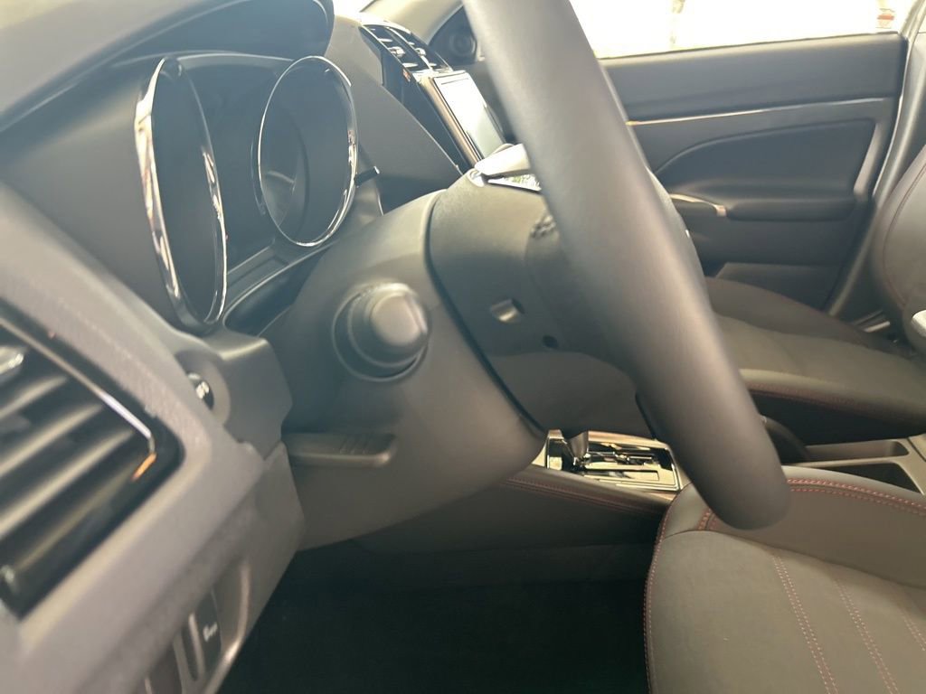 New 2025 Mitsubishi Outlander Sport SE image 33