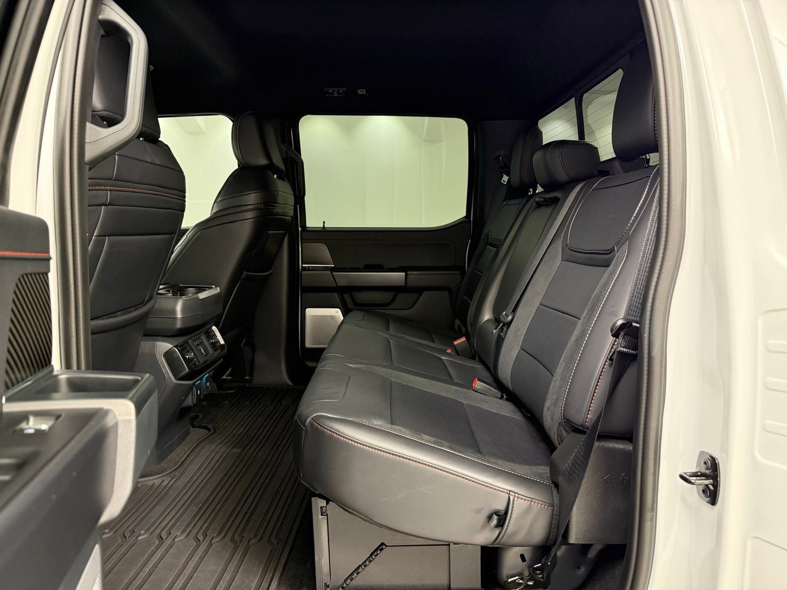 Used 2025 Ford F150 Raptor AWD/4WD image 27