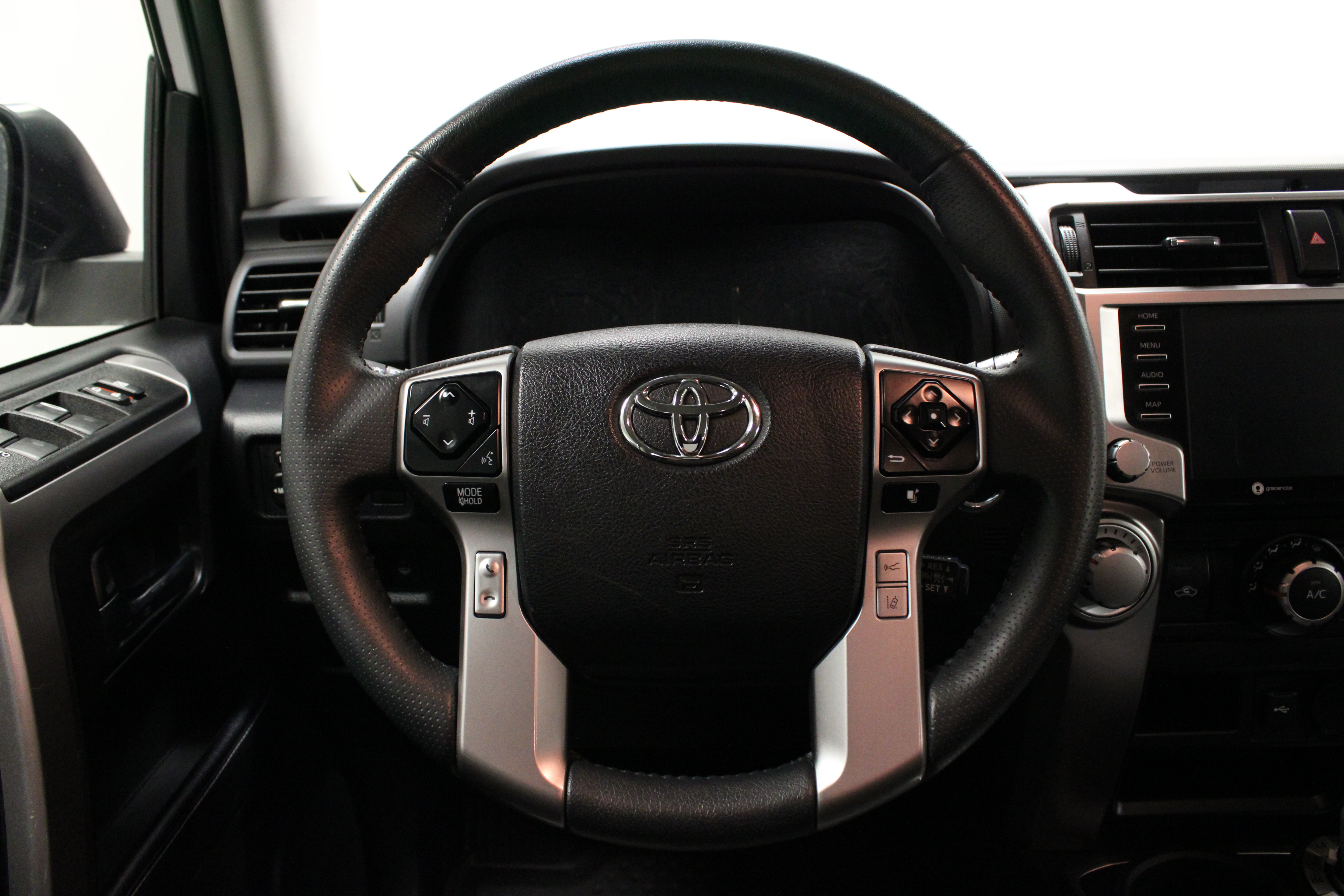 Used 2024 Toyota 4Runner SR5 AWD/4WD image 23