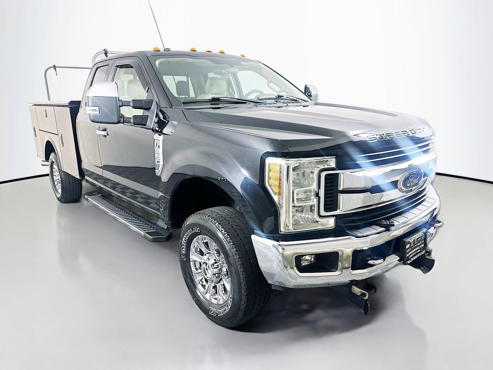 Used 2019 Ford F350 XLT w/ XLT Premium Package AWD/4WD image 1