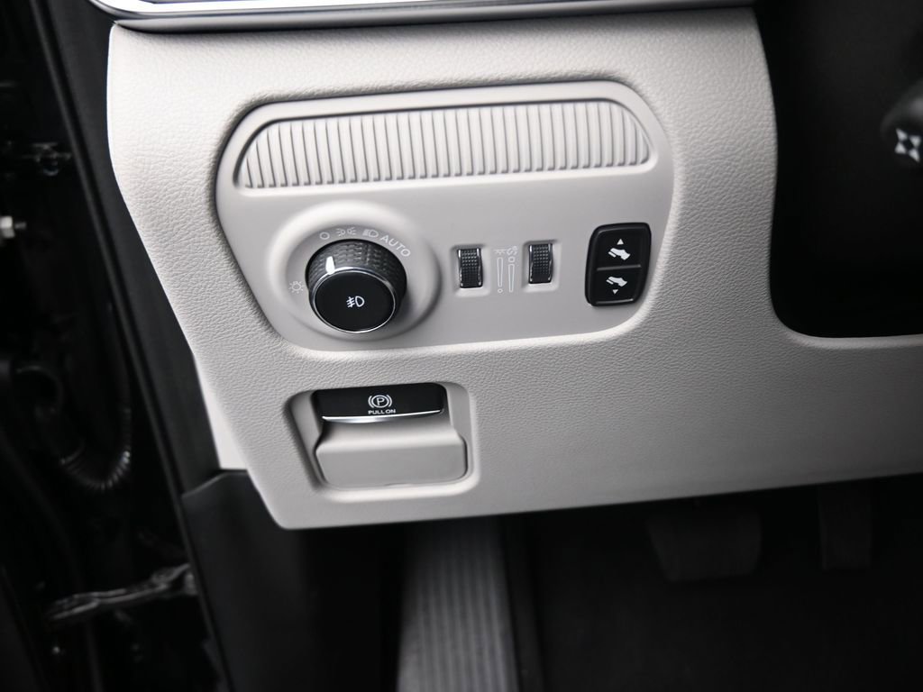 Used 2024 Jeep Grand Wagoneer L 4WD image 39