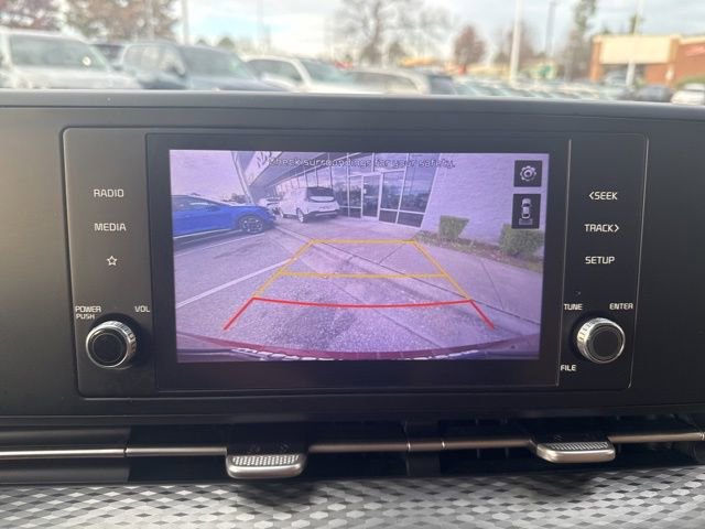 Certified 2022 Kia Carnival LX image 27