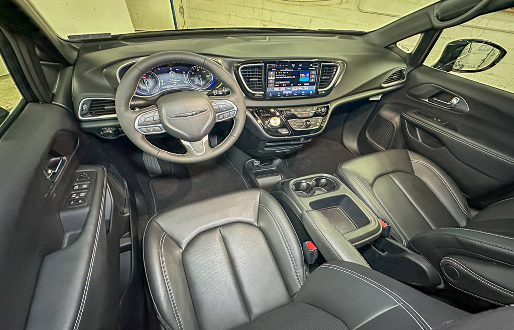 New 2026 Chrysler Voyager LX FWD image 11