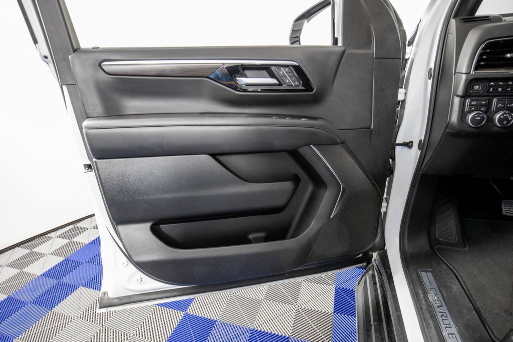 Used 2025 Chevrolet Tahoe LT image 15
