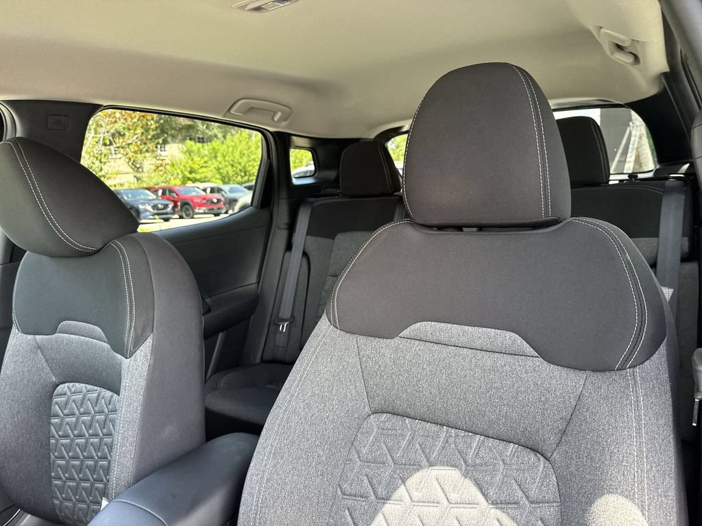 Used 2025 Nissan Kicks SV FWD image 40