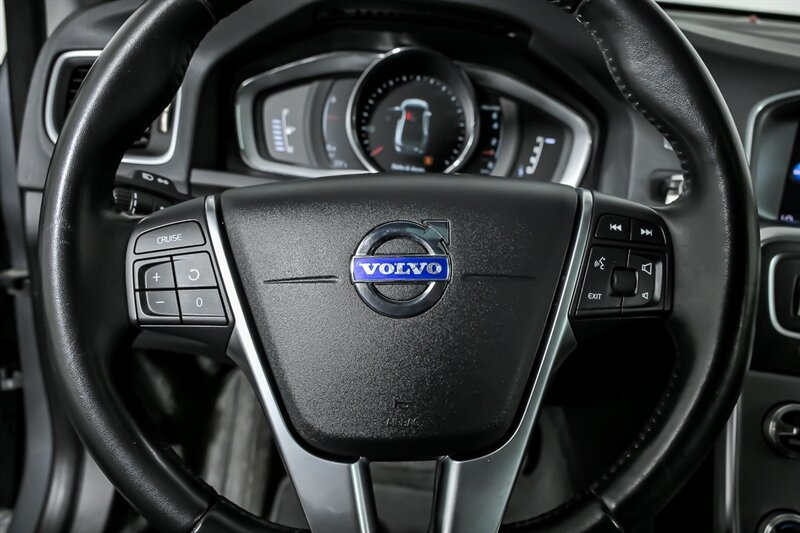 Used 2018 Volvo S60 T5 Inscription FWD image 24
